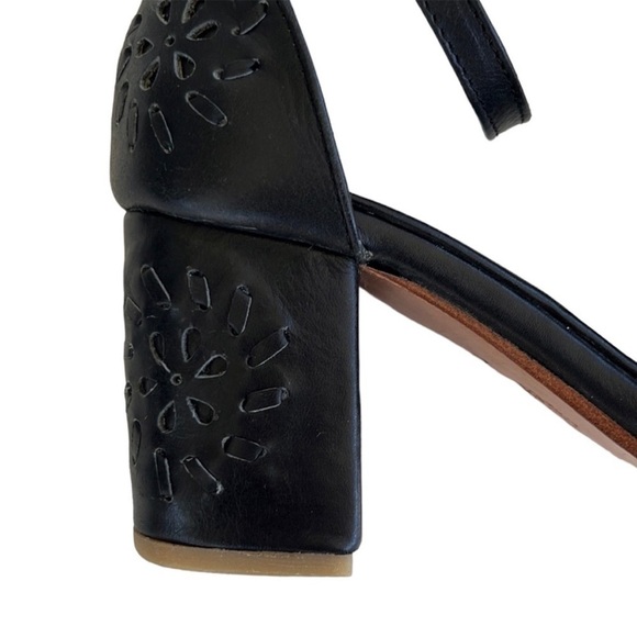 EUC ELF Leather Heeled Whipstitch Sandals Black Size 7.5 - Picture 5 of 10